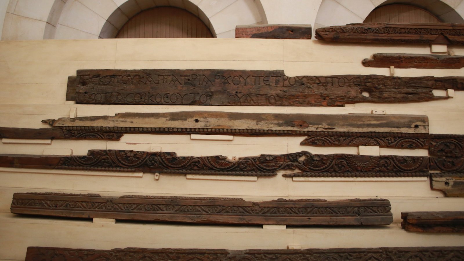 As Vigas que Viram os Profetas: Madeira que Pode Ter Testemunhado Yeshua