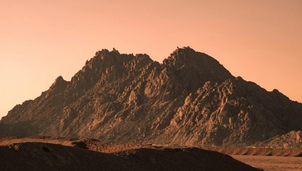 YHWH Quis Matar Moisés no Caminho? Desvendando o mistério em Êxodo 4:24-26